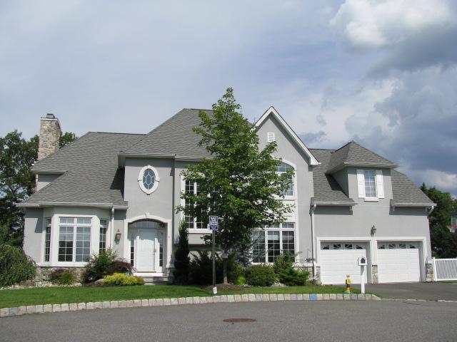 MLS #/Web ID: 2710758