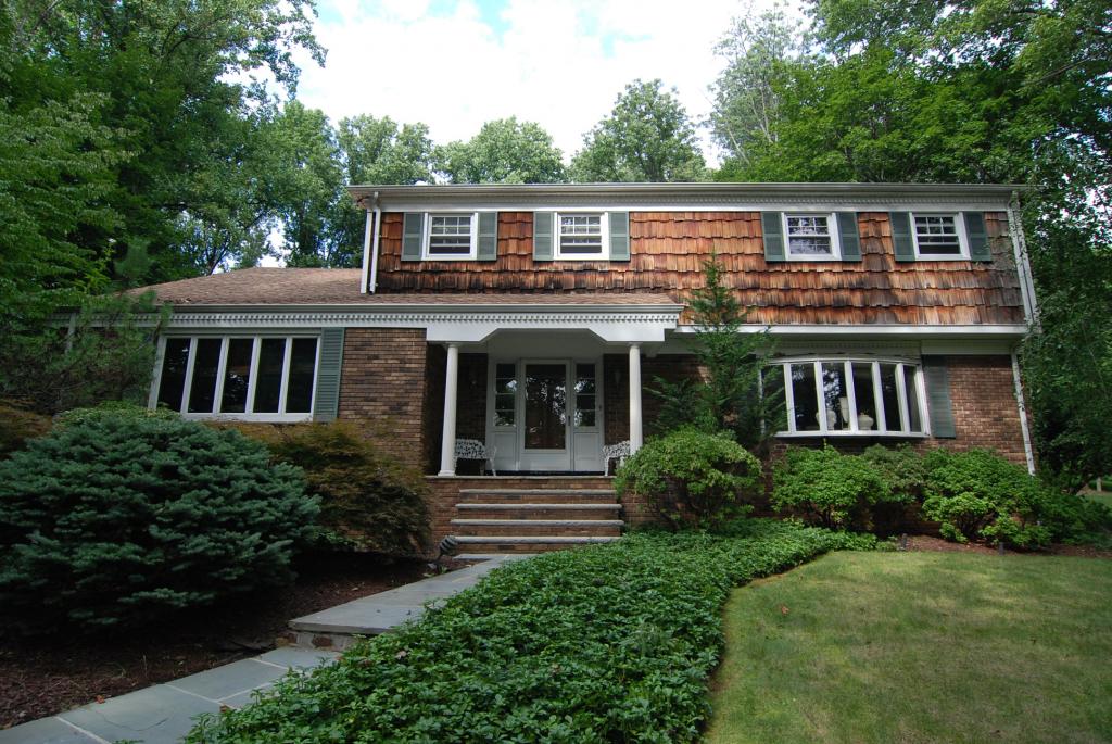 40 OLD FORGE LN