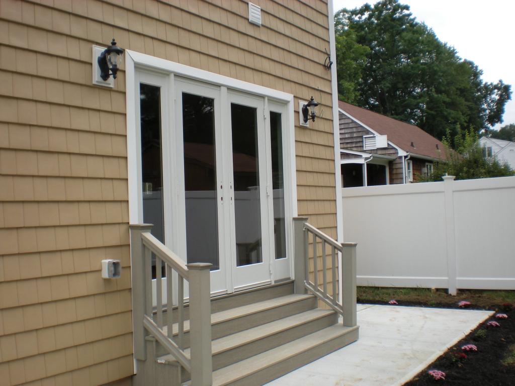 1260 CEDAR AVE