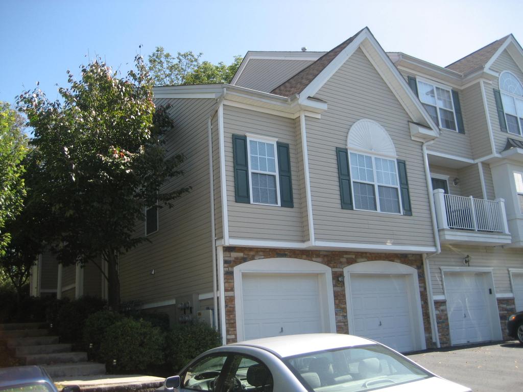 2410 RIDGE DR