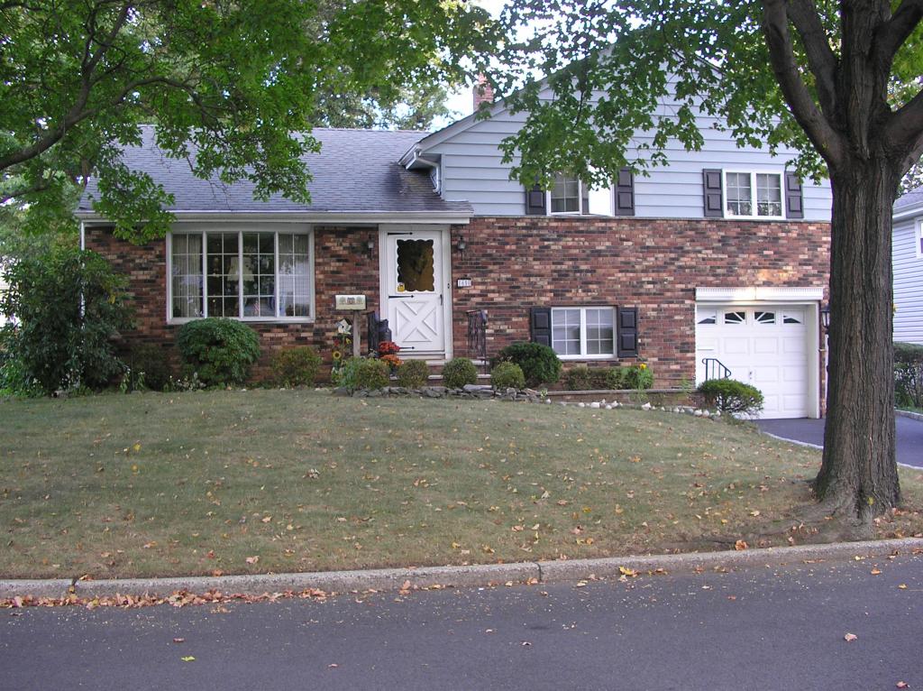 MLS #/Web ID: 2716858