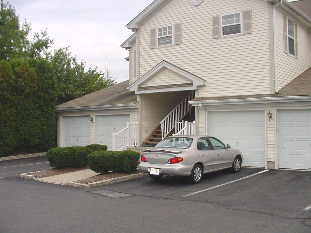 MLS #/Web ID: 2718958