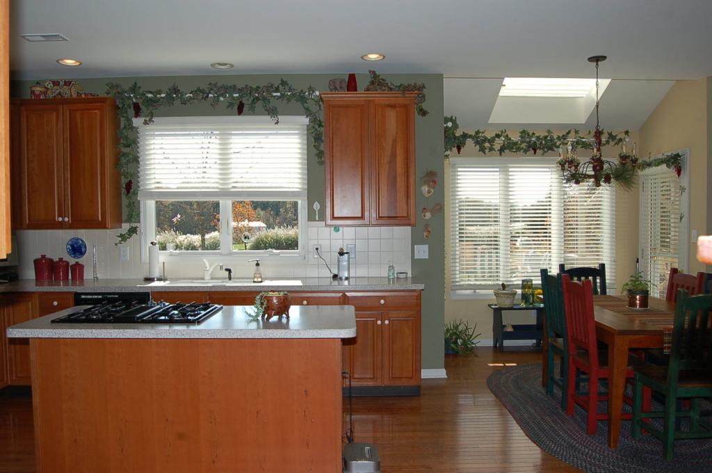 6 STEVENS LN