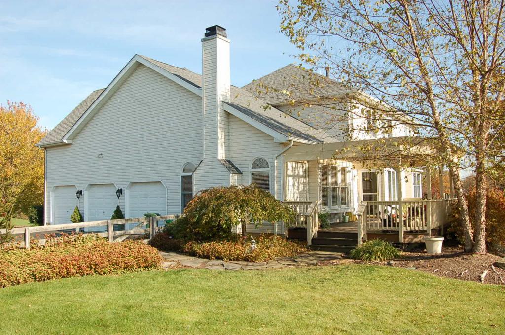6 STEVENS LN