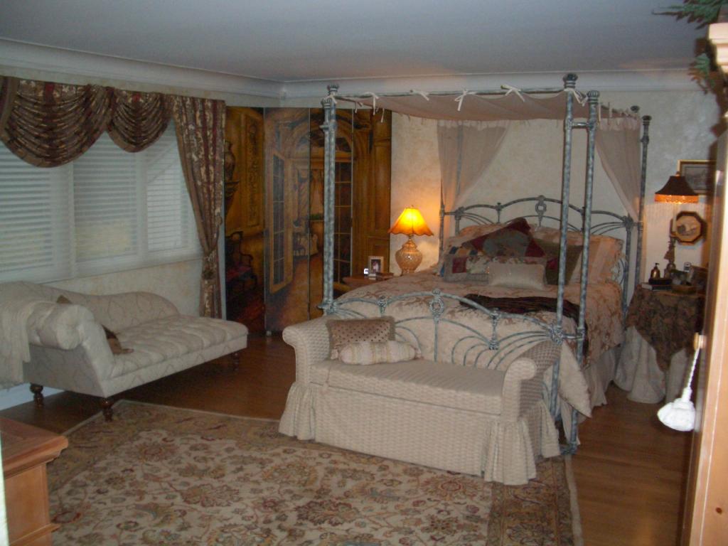 MLS #/Web ID: 2724258