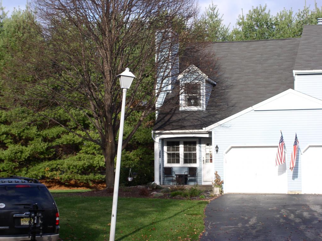 15 CARRIAGE LN