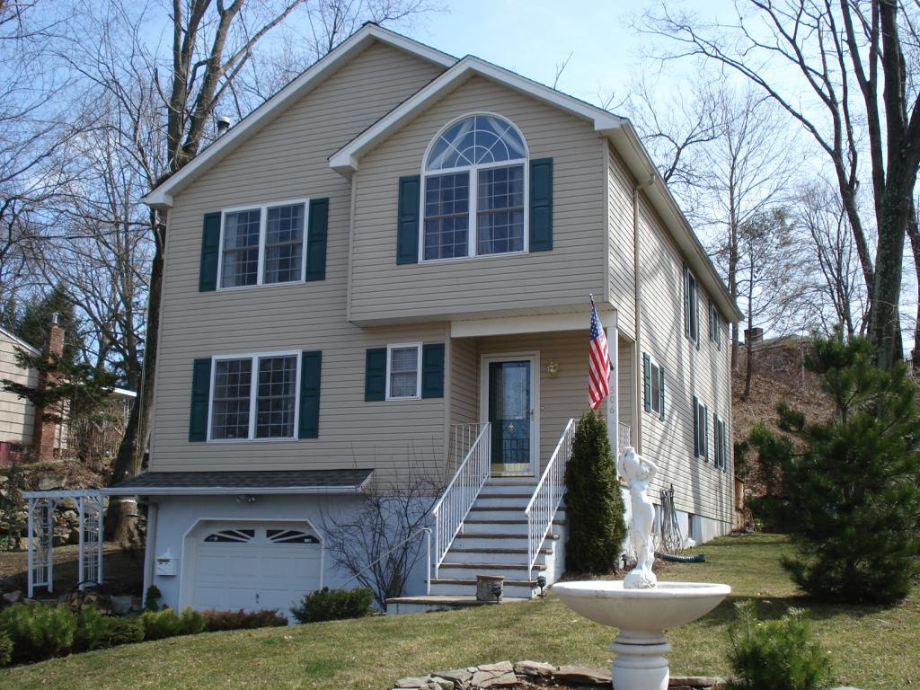 506 MAIN ST