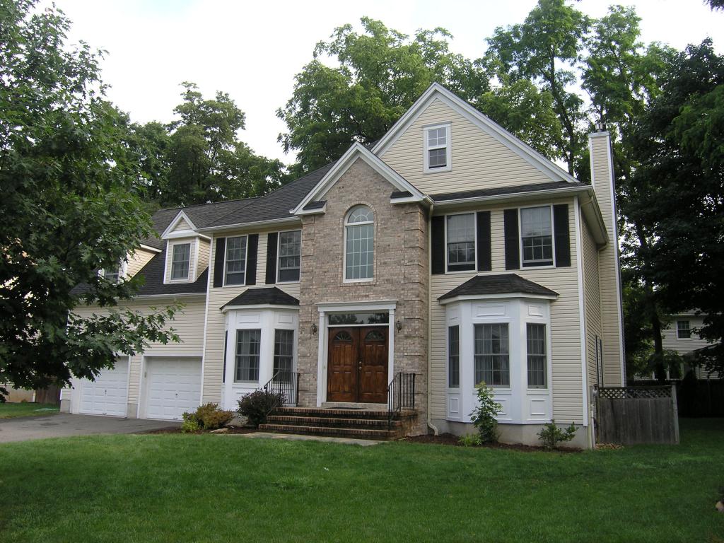 4 DRUETZLER DR