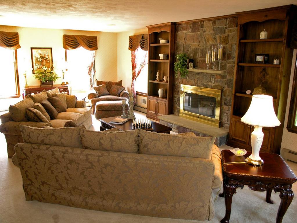 MLS #/Web ID: 2708159