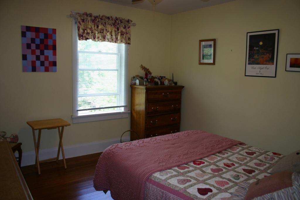 113 HONEYSUCKLE LN