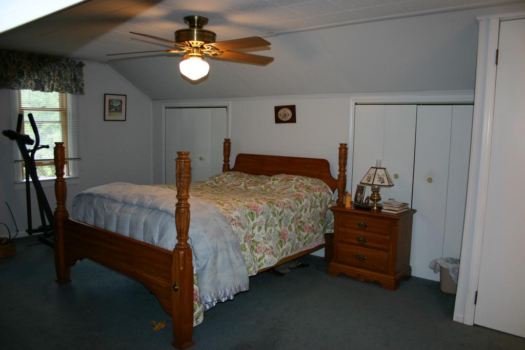 113 HONEYSUCKLE LN