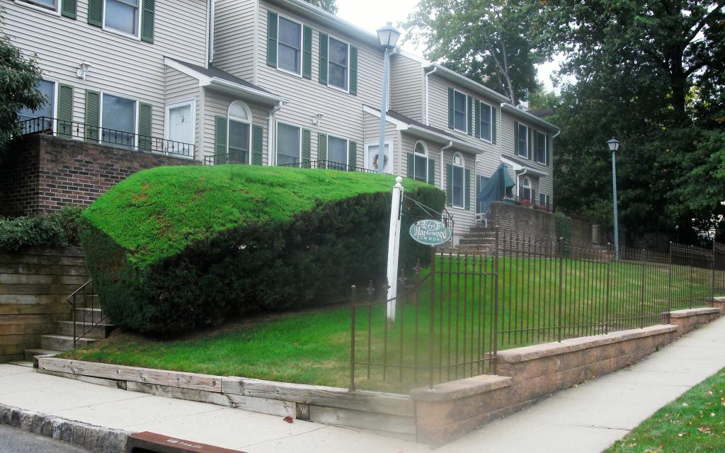 664 IRVINGTON AVE