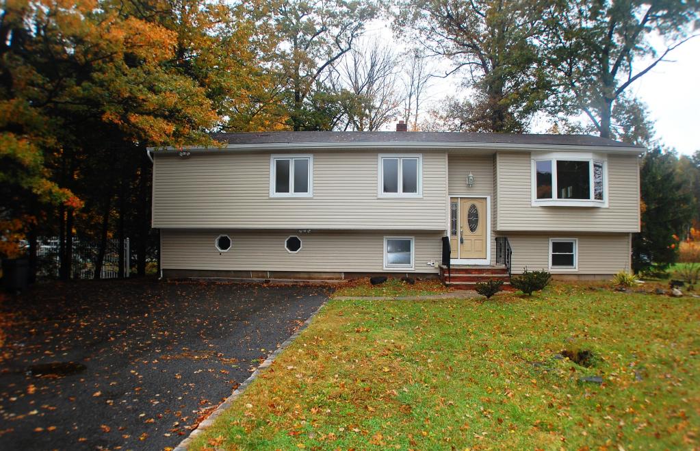 136 OVERLOOK AVE