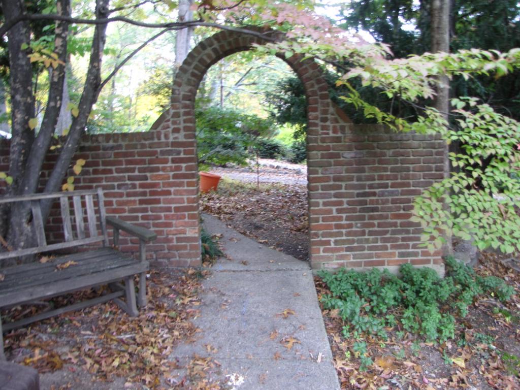 48 GLEN RD
