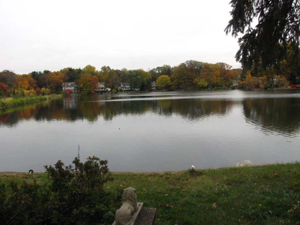 48 GLEN RD