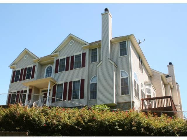 MLS #/Web ID: 2728859