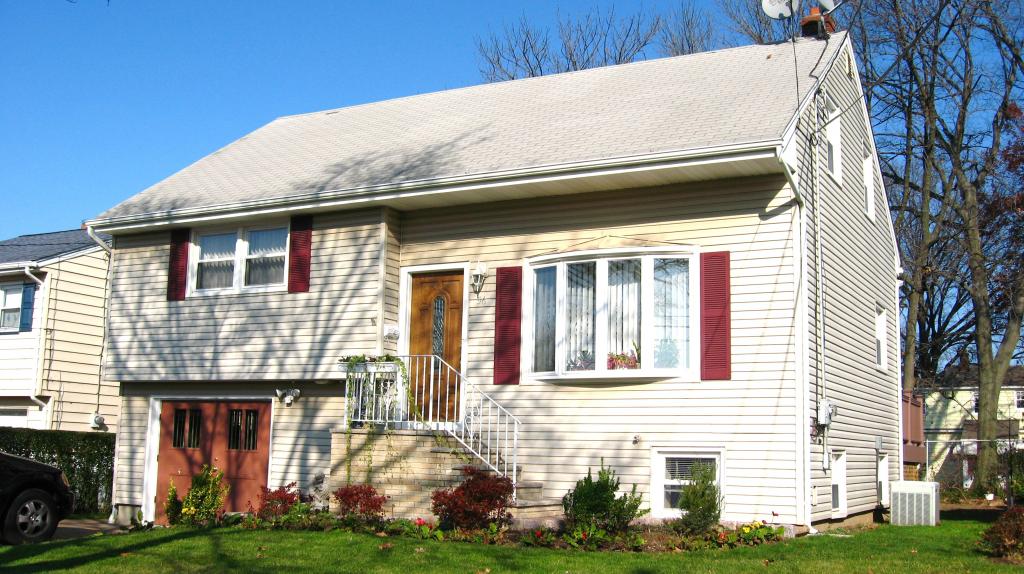 MLS #/Web ID: 2729459