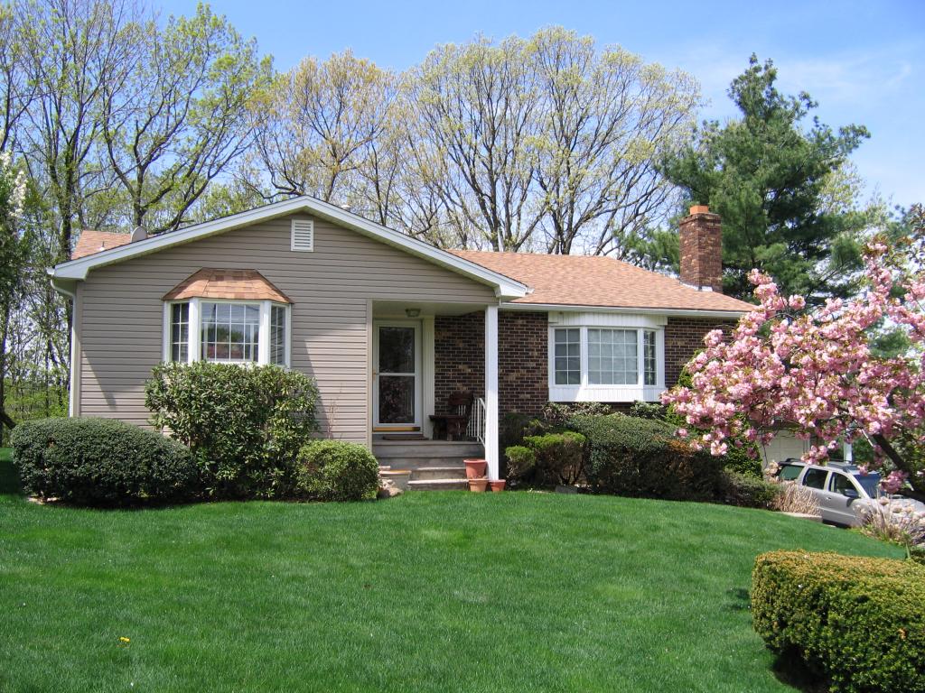 MLS #/Web ID: 2695160