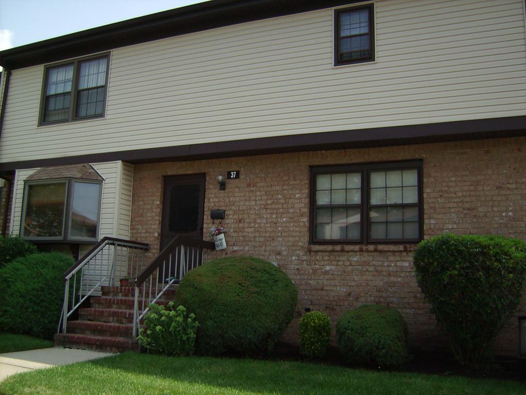 MLS #/Web ID: 2703560