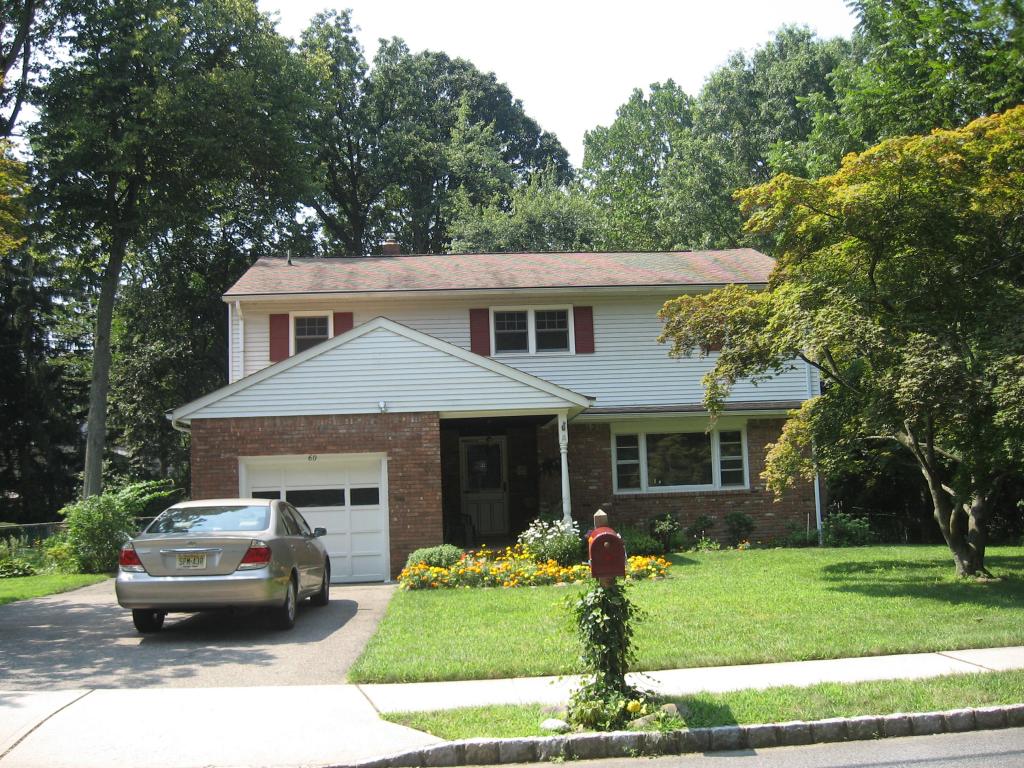 MLS #/Web ID: 2707460