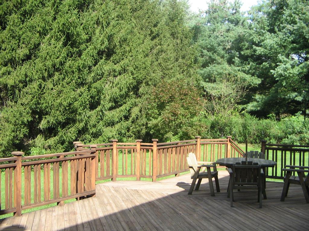 3 Woods Edge Court