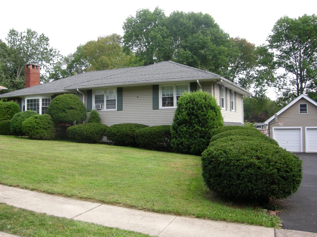 18 CECILIA DR