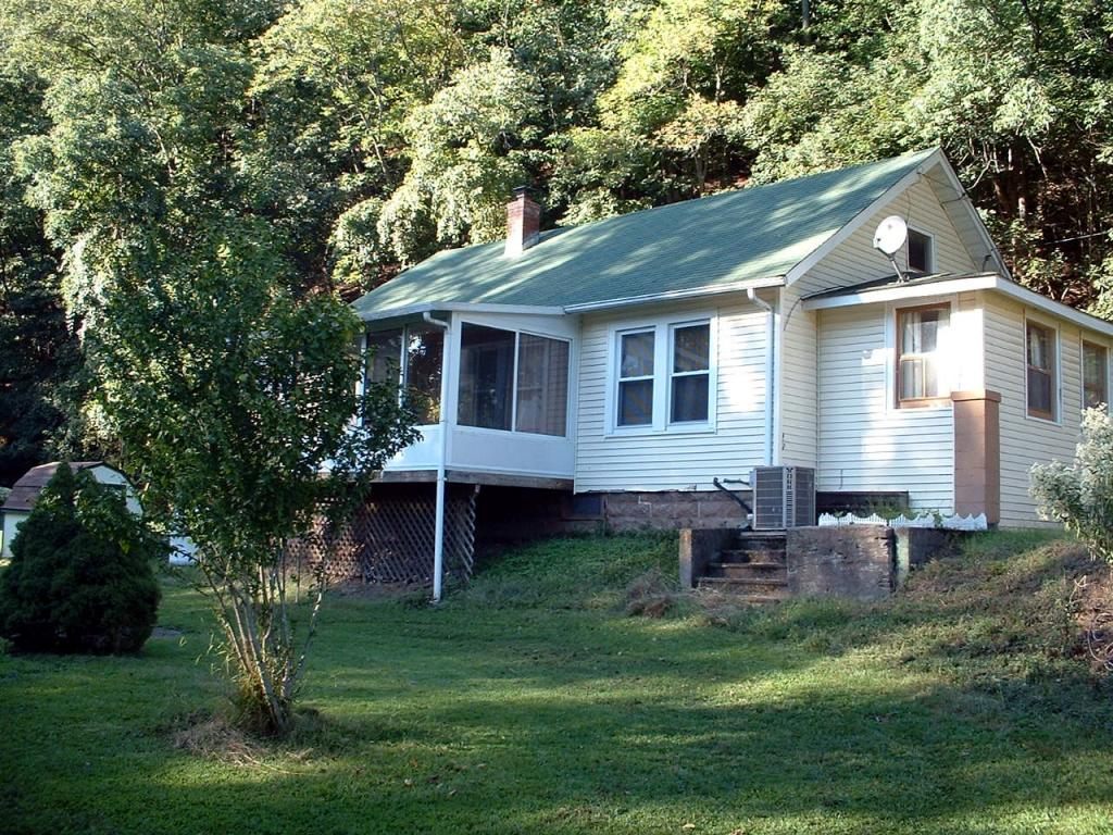 141 SPRING GARDEN ST