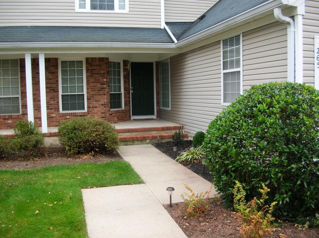 265 LAUREL CT