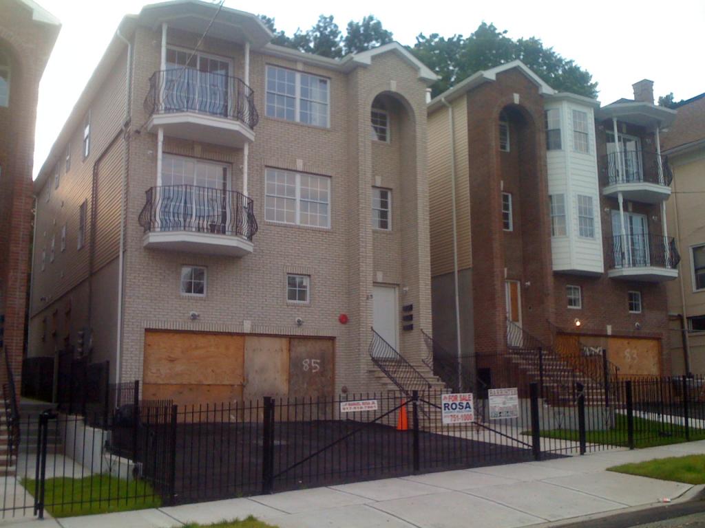 MLS #/Web ID: 2691561