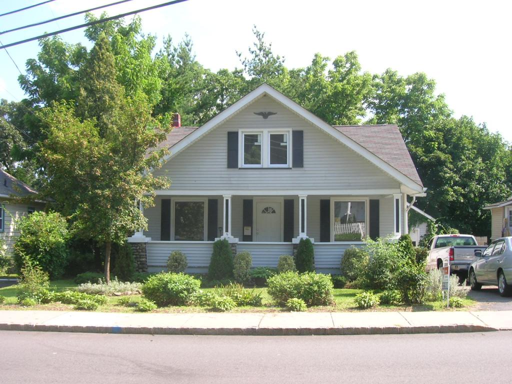 54 W DEWEY AVE
