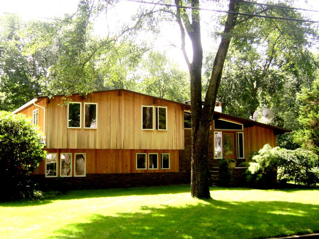 135 MOUNTAIN AVE
