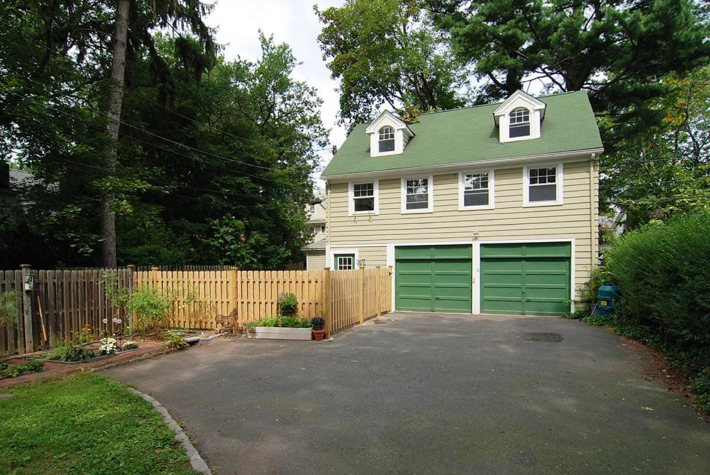 MLS #/Web ID: 2713061