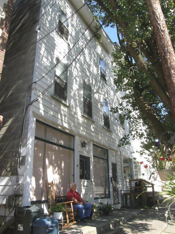 317 MILL ST
