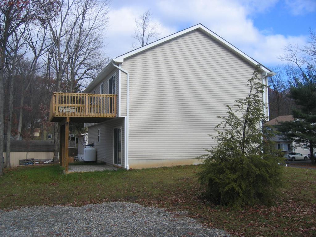 8 KEITH RD