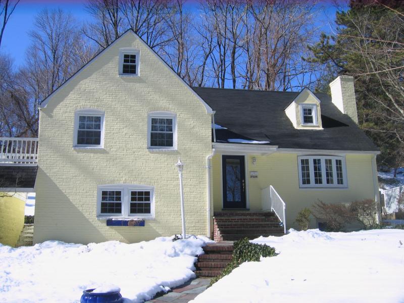 706 SHADOW LN