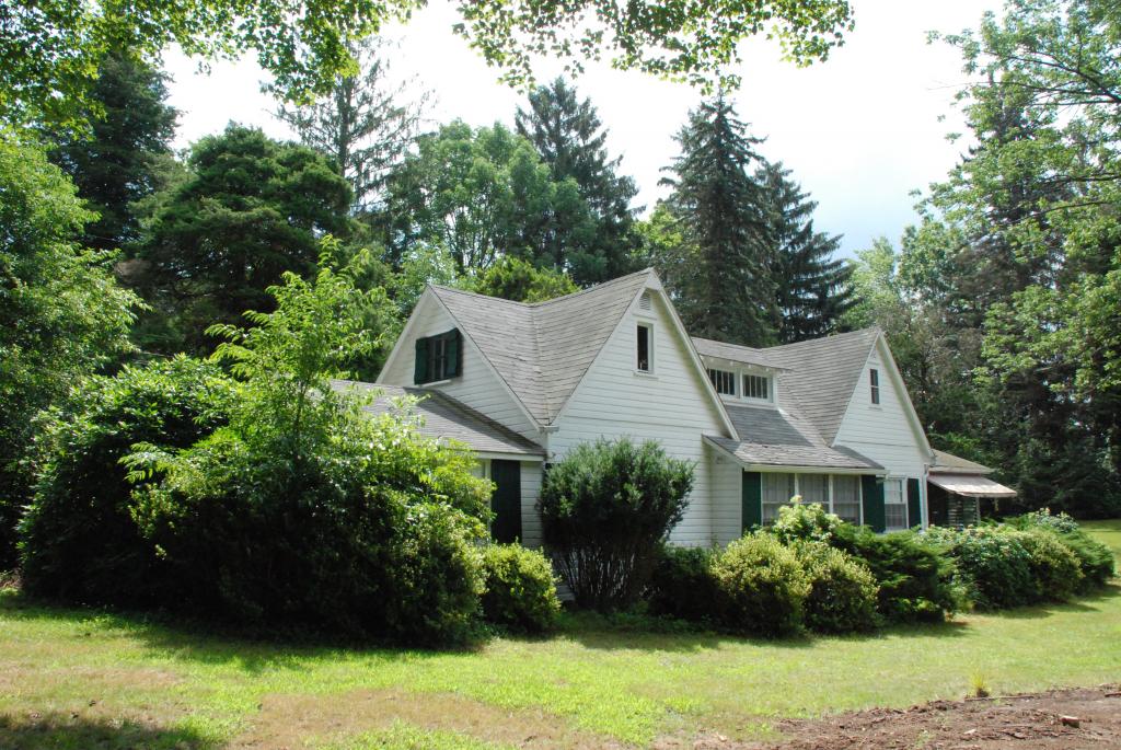 71 LAKE DR