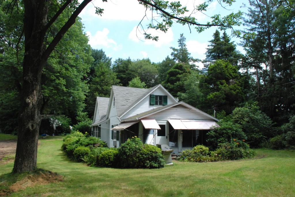 71 LAKE DR