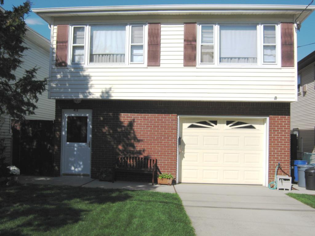 412 ASHLEY ST
