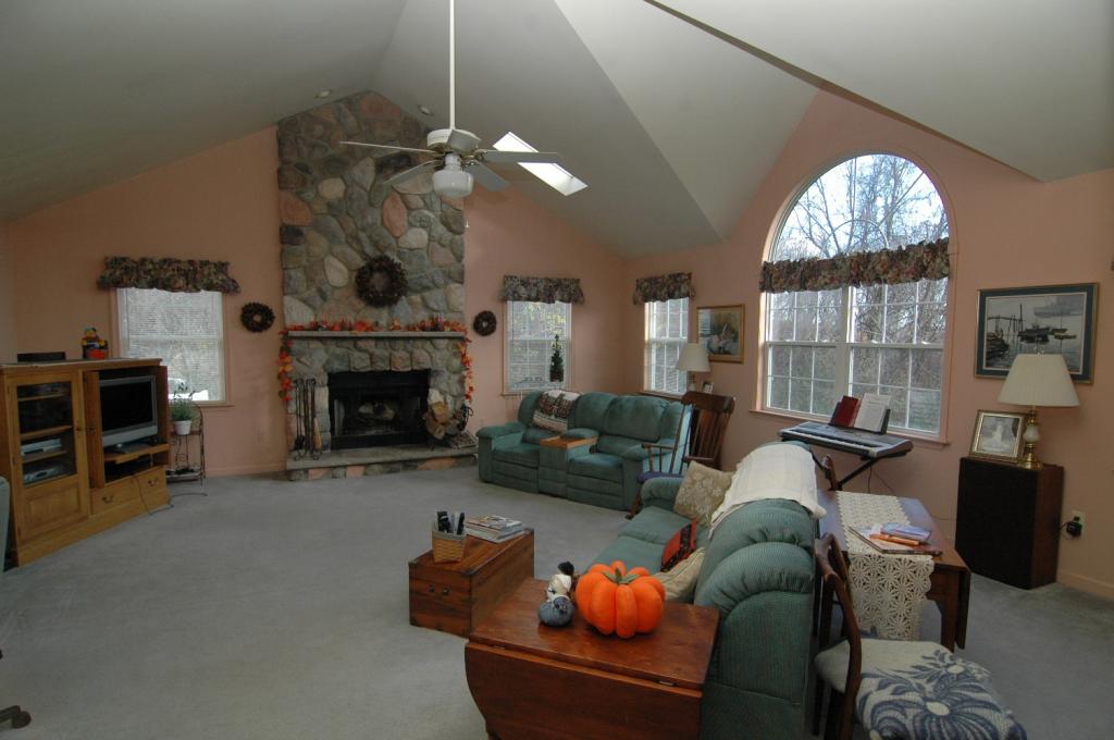 MLS #/Web ID: 2725762