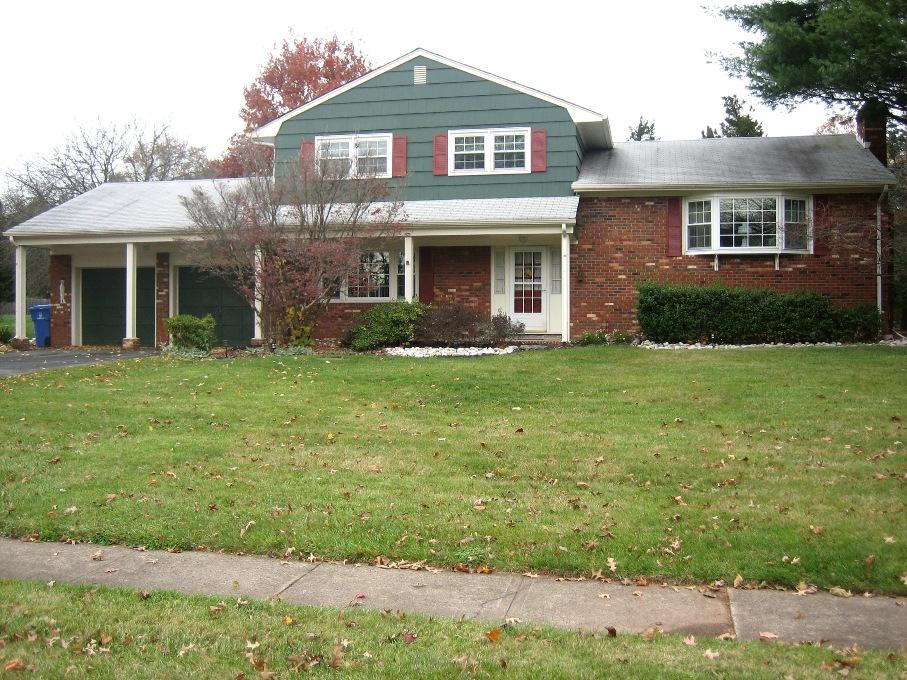 22 FOX CHASE LN