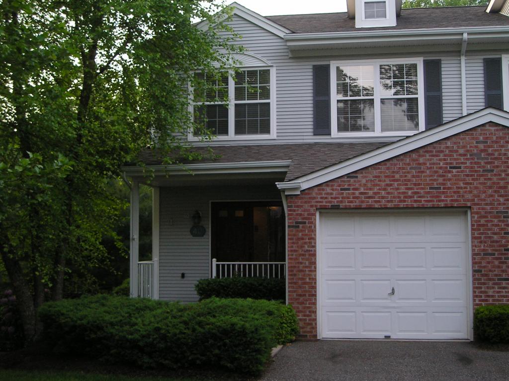 40 HICKORY WAY