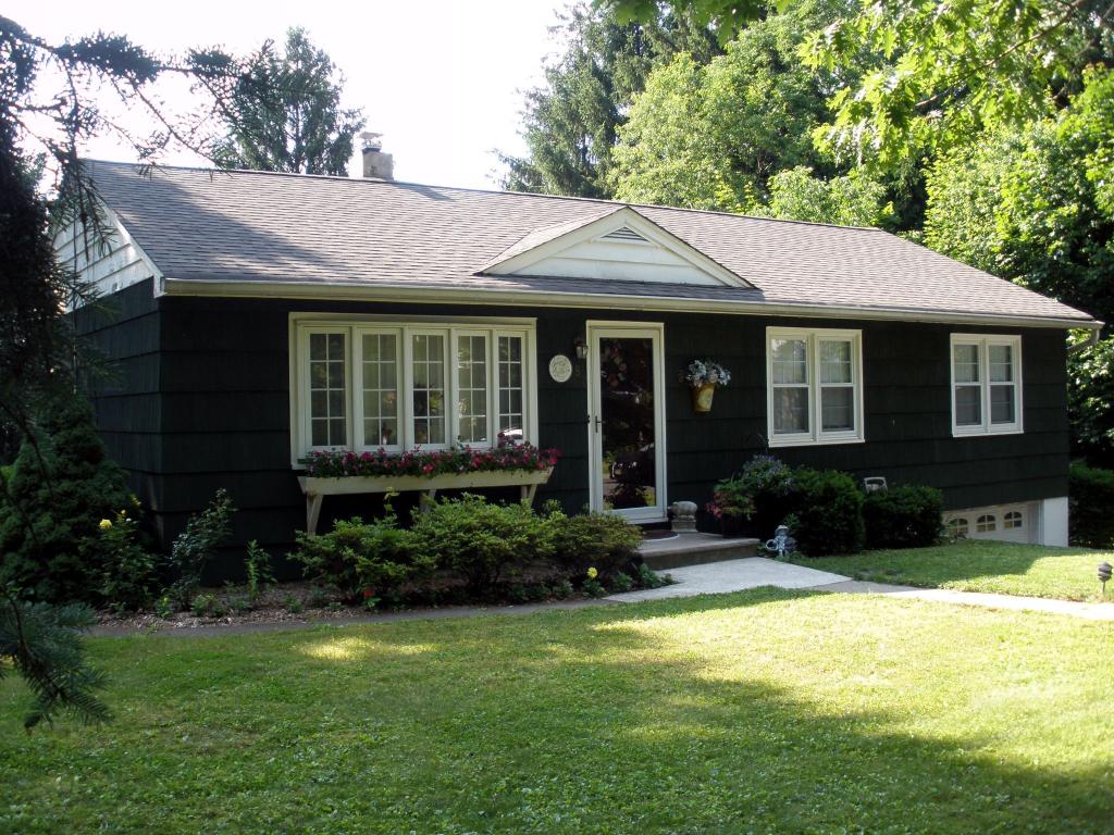 8 MAPLE LAKE RD