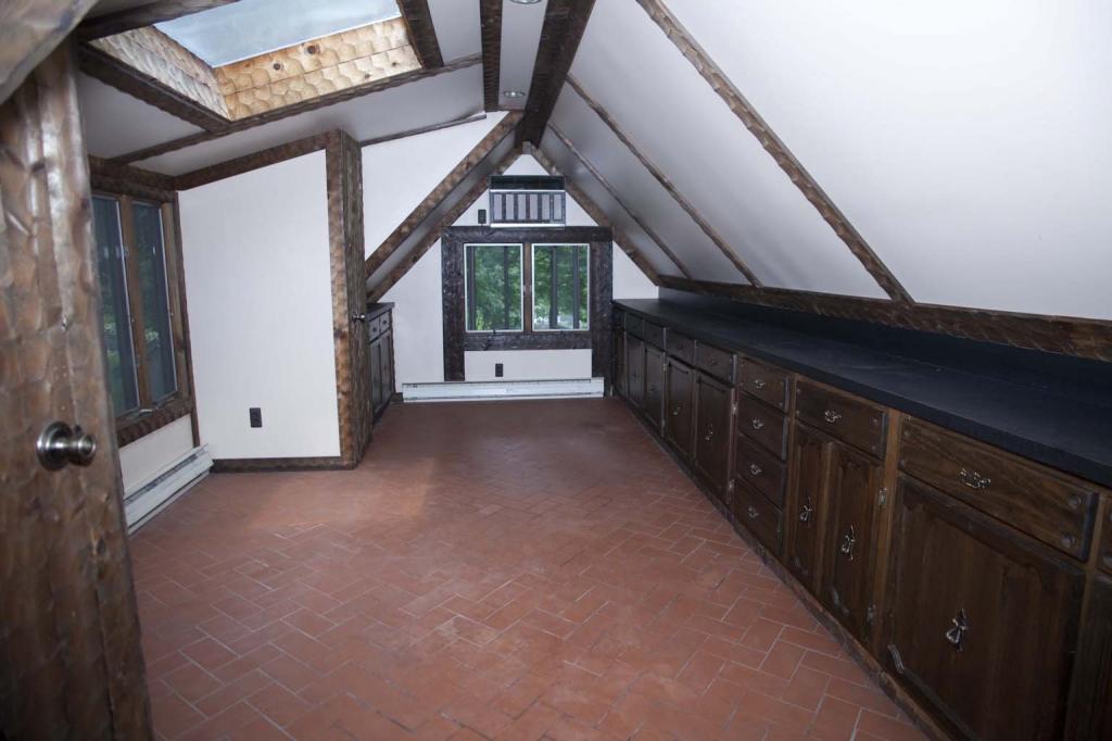 MLS #/Web ID: 2695363