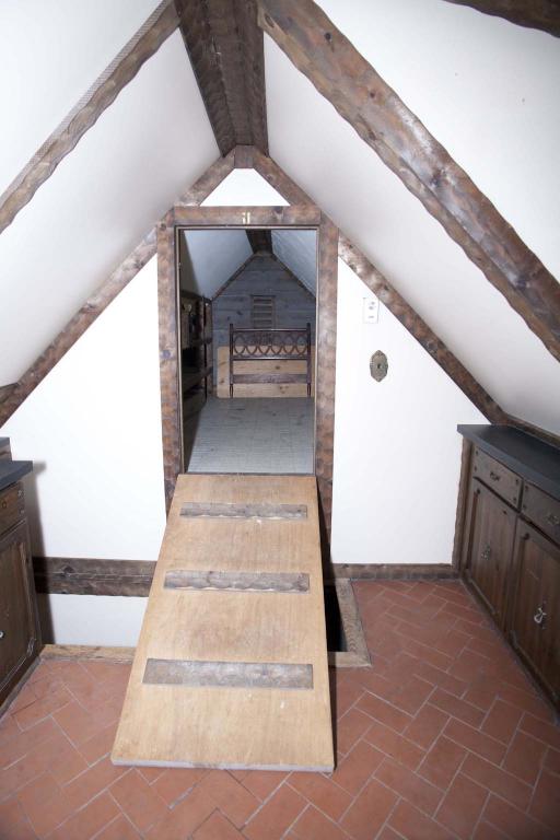 MLS #/Web ID: 2695363