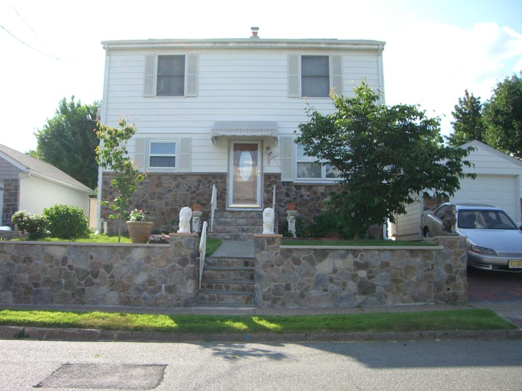 MLS #/Web ID: 2698663