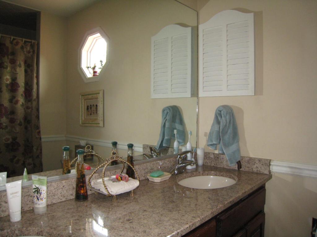 MLS #/Web ID: 2700863