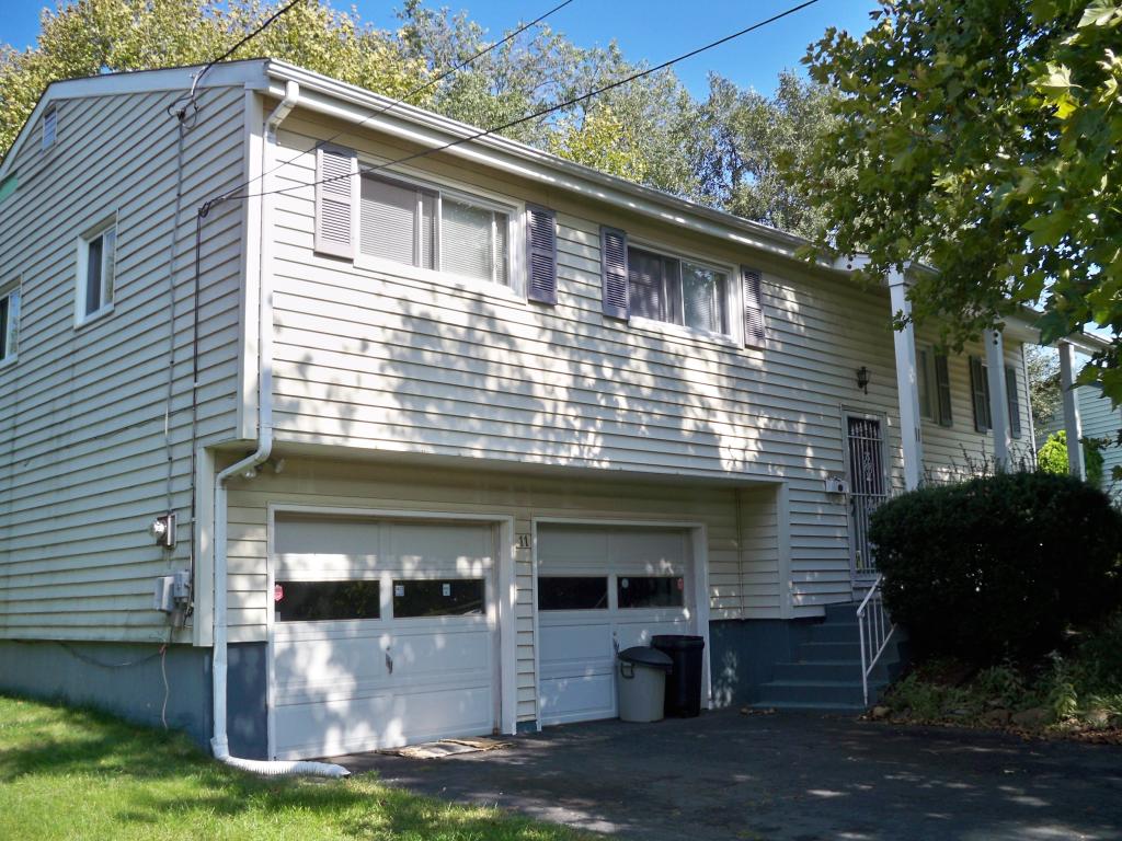 11 SHELLY DR