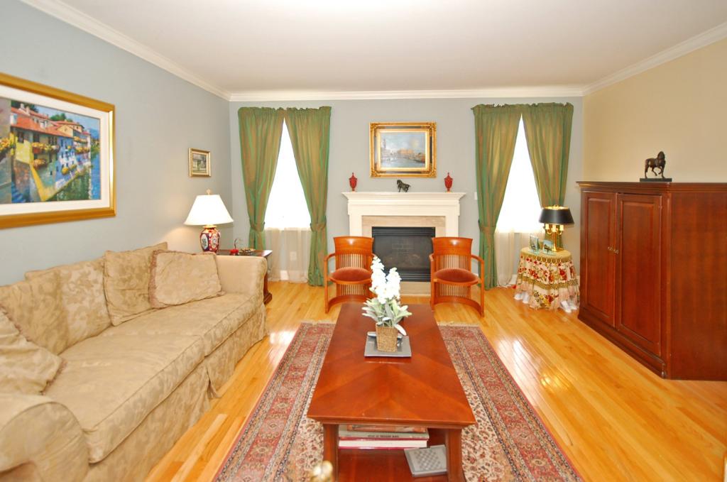 MLS #/Web ID: 2723863