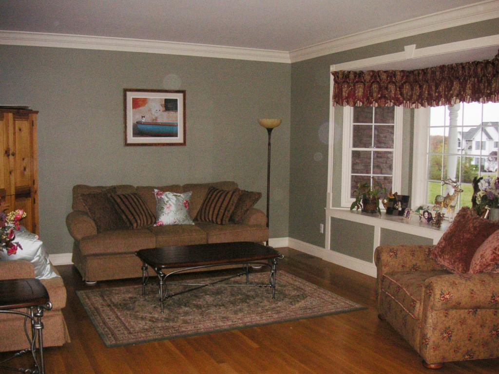 8 LONG HILL RD