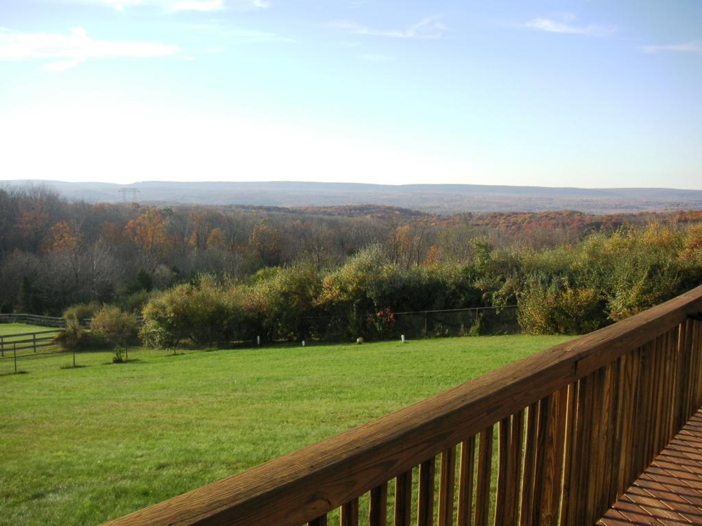 8 LONG HILL RD